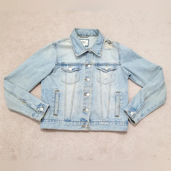 Forever 21 Light Wash Distressed Denim Jacket Women’s Size Small 100% Cotton - Picture 13 of 13